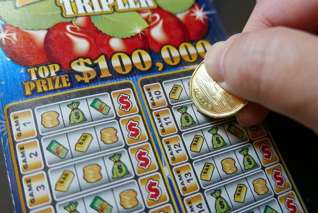 St. Louis Woman Wins $100,000 on Dad’s Favorite Ticket